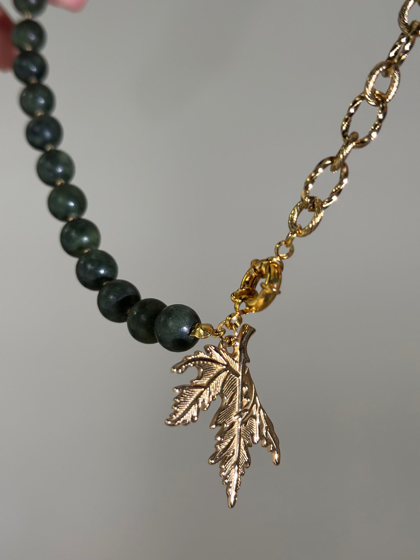 Collar Hoja Esmeralda