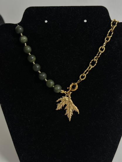 Collar Hoja Esmeralda